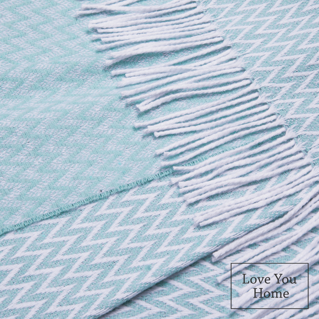 Cotton blanket with Chevron Corners · 2