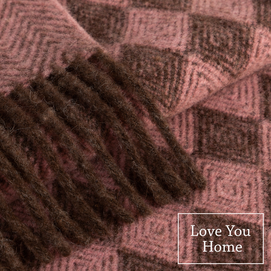 New Zealand wool blanket with diamond pattern · 2